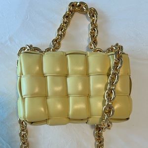 BOTTEGA VENETA
Chain Cassette Bag